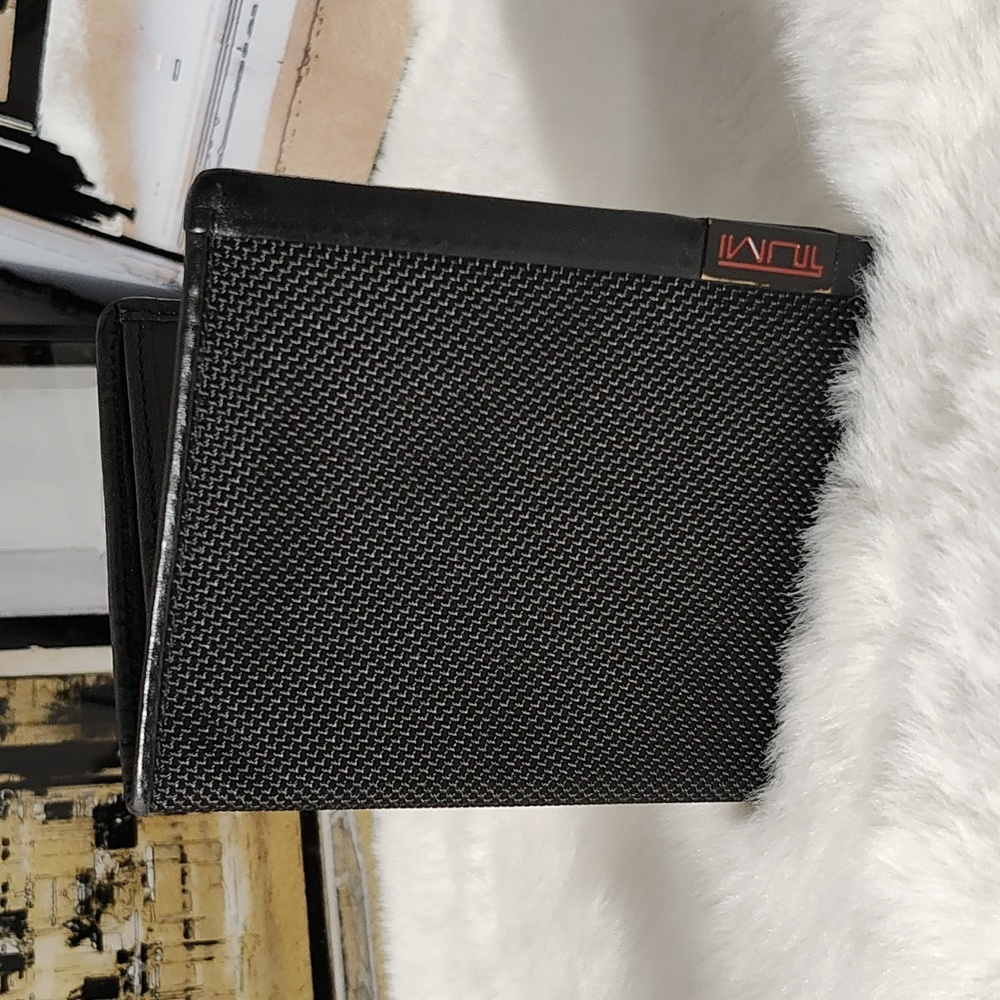 GUC Tumi Bifold wallet